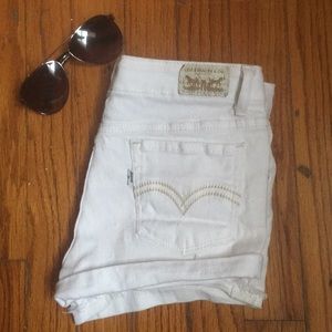 WHITE LEVIS SHORTS | size 14 |